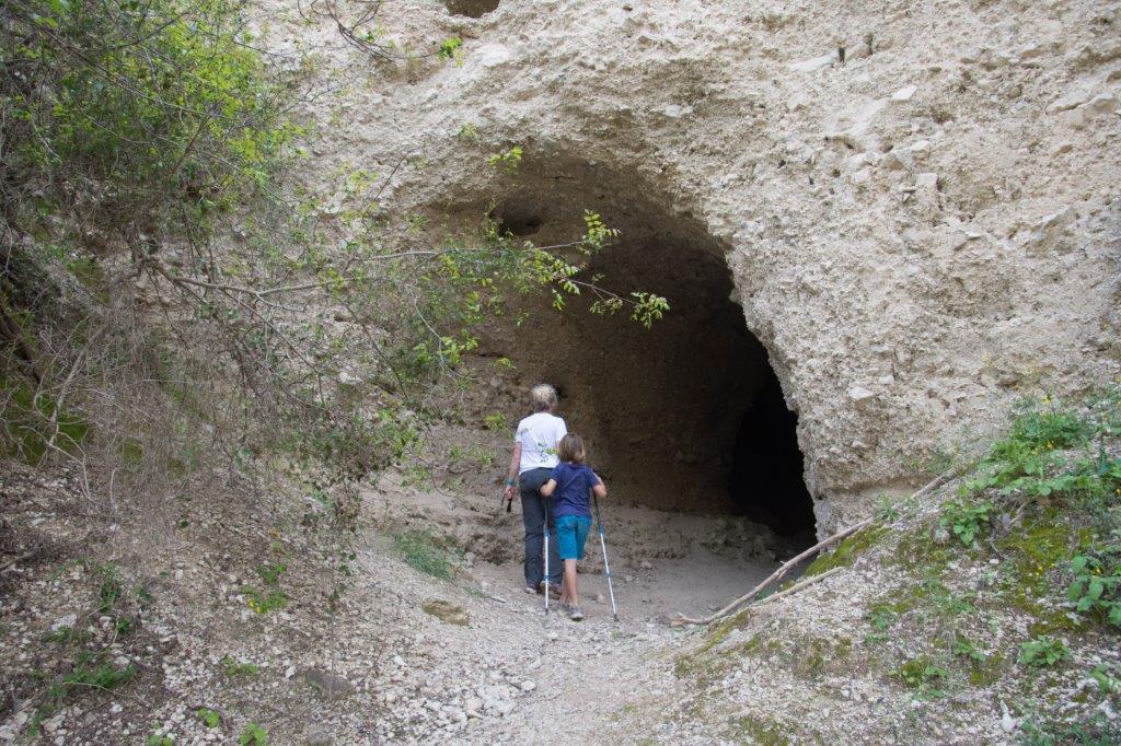 Küçük Erenköy tunnel walking trail